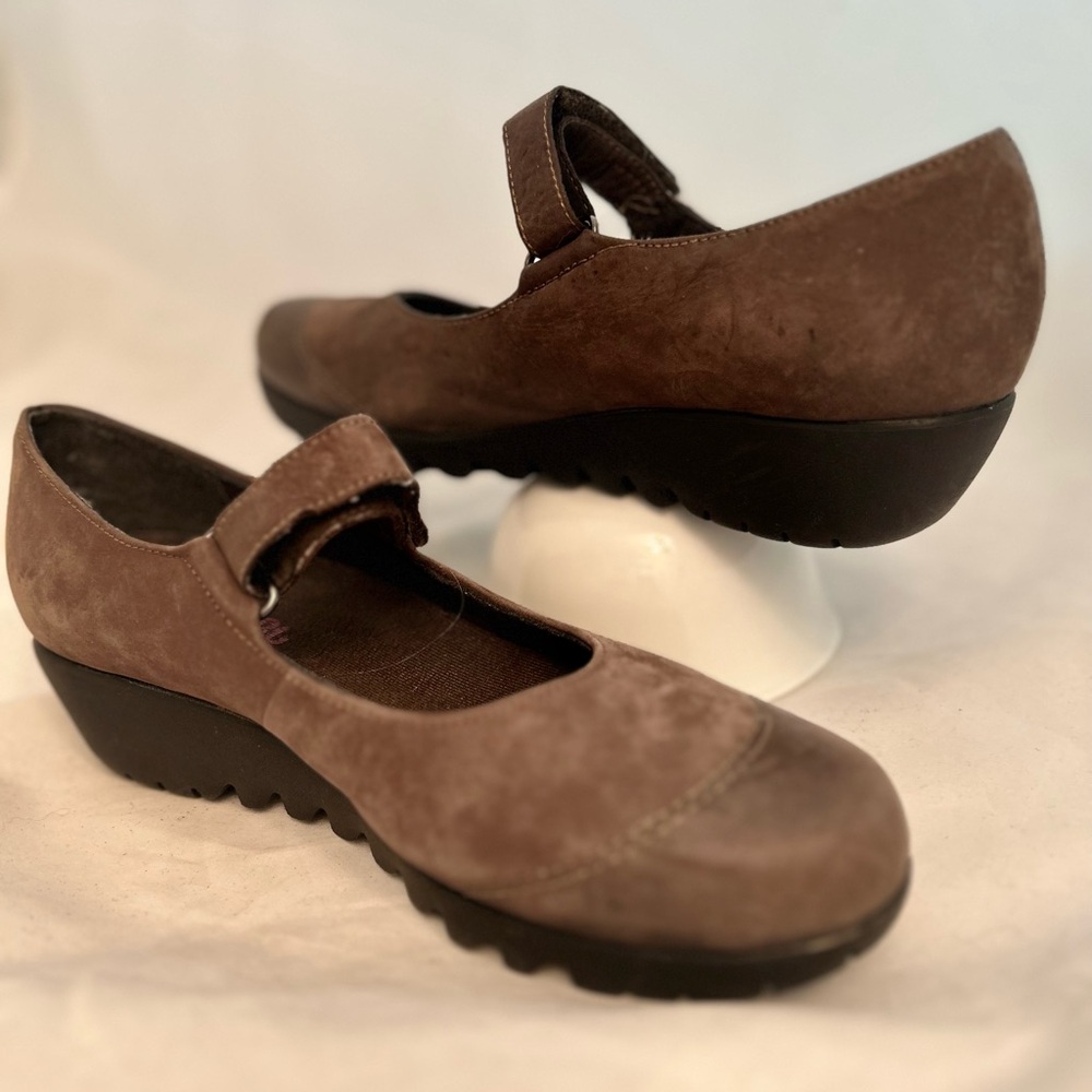 Munro PIA Brown Comfort Mary Jane Wedge adjust.strap Suede 7.5N Excellent Shape